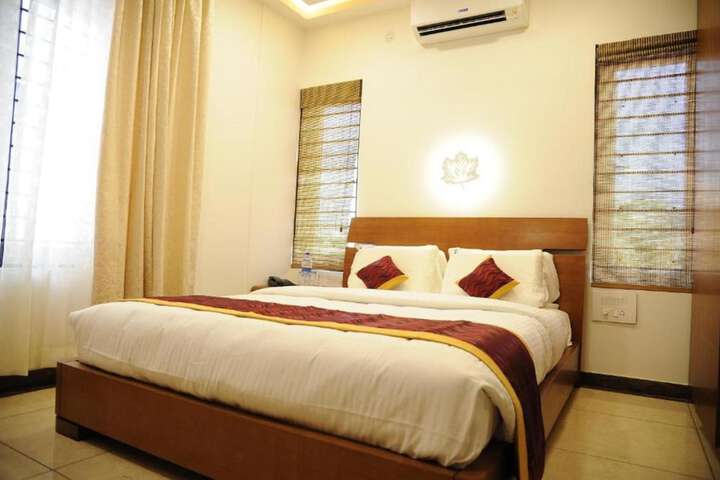 Room 15 of 27