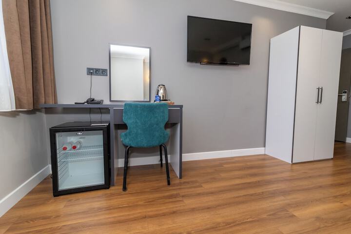 Room 16 of 42