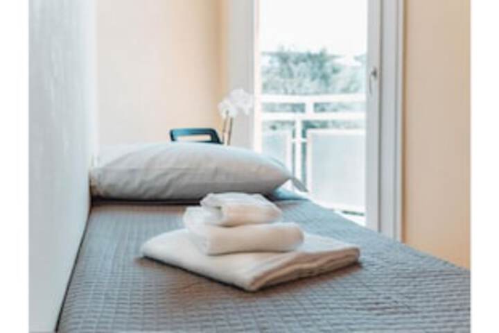 Room 10 of 21