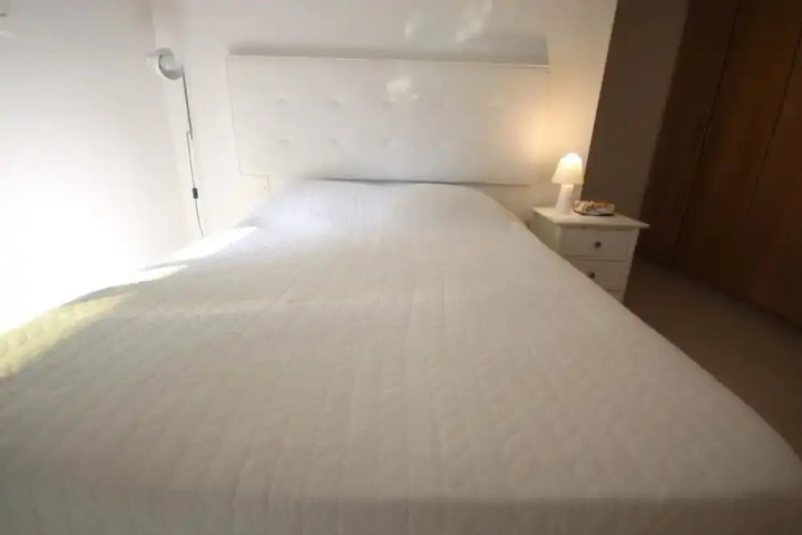 Room 5 of 13