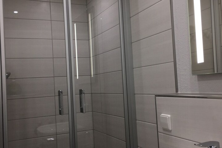 Room 10 of 13