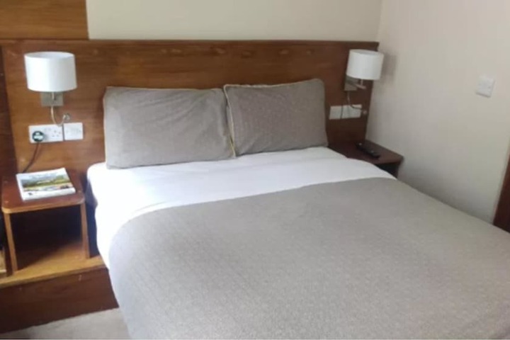 Room 5 of 34