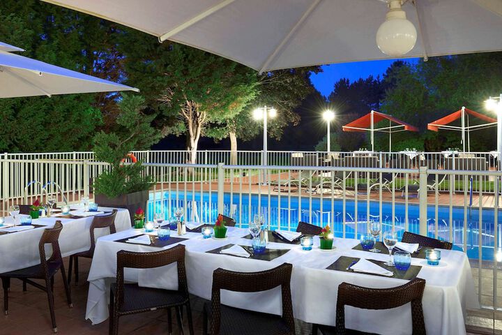 Hotel Pool