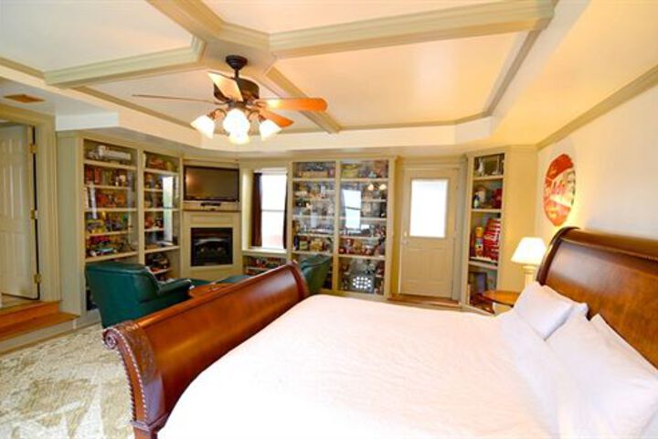 Room 19 of 155