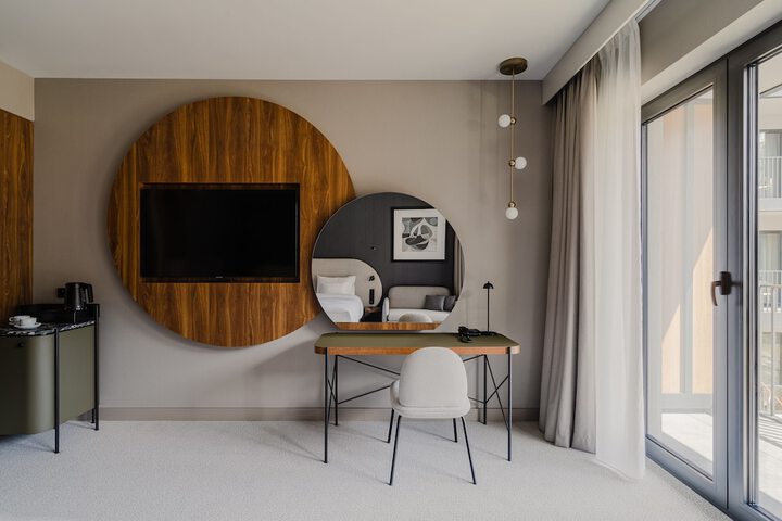Room 9 of 153