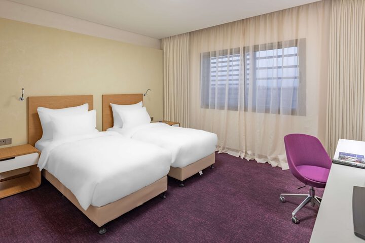 Room 35 of 128
