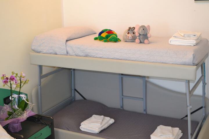 Room 12 of 37
