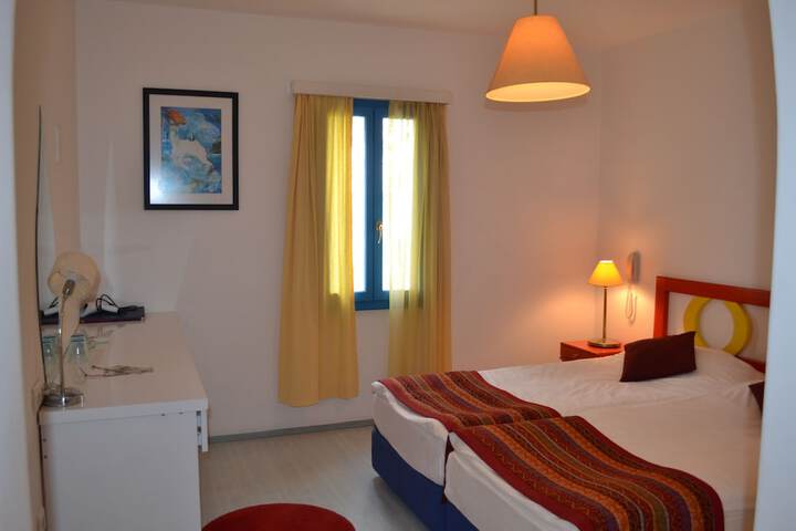 Room 10 of 144