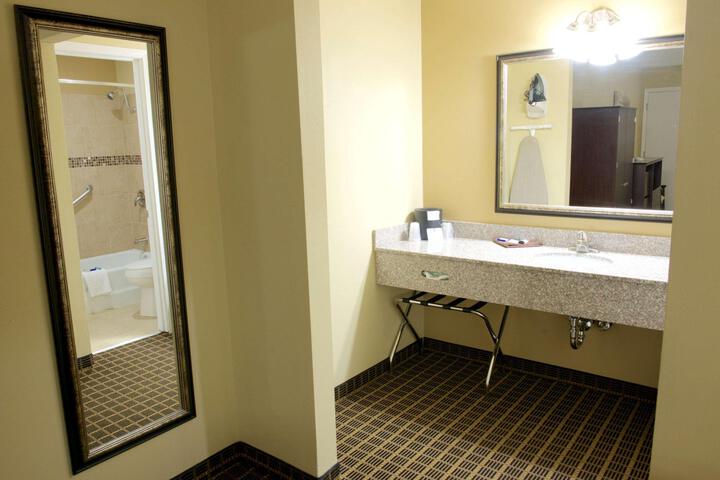 1 King Bed Accessible (5 of 7)