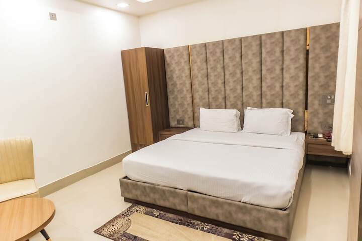 Room 95 of 221