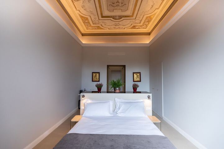 Room 15 of 46