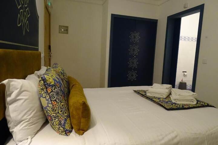 Room 7 of 32