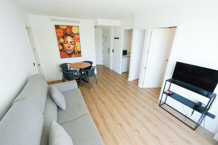Room 27 of 78