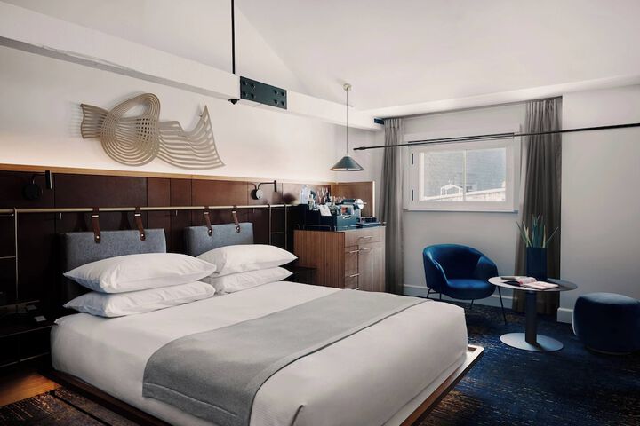 Room 35 of 164