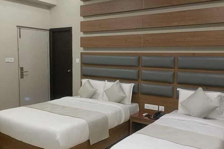 Room 6 of 24