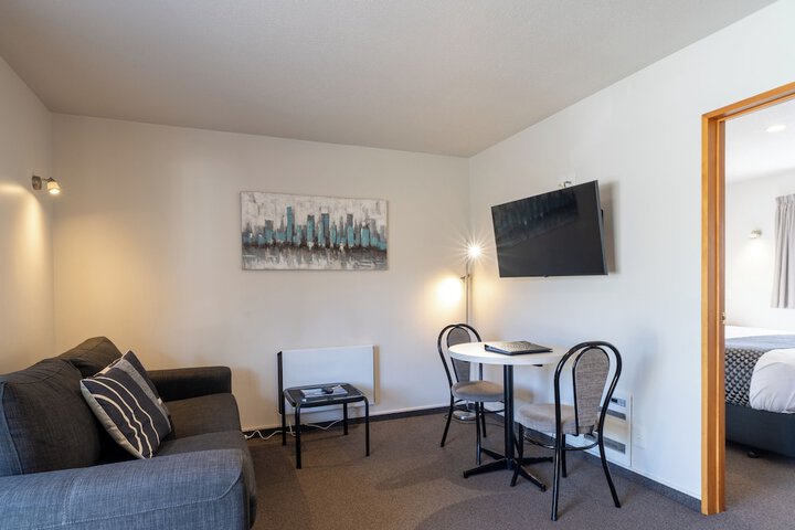 Room 34 of 63