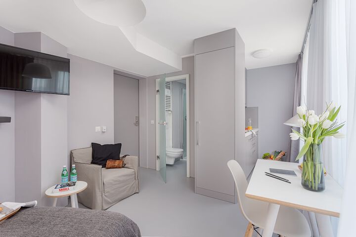 Room 8 of 22