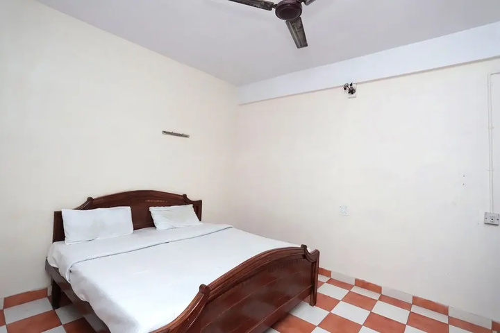 Room 7 of 13