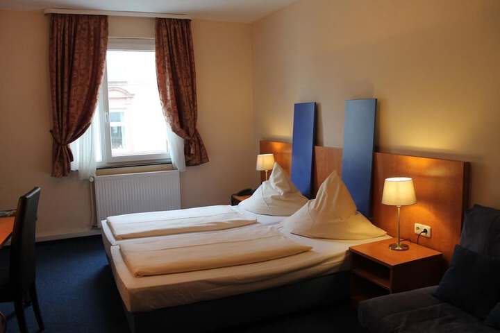 Room 18 of 43