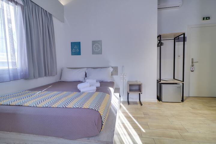 Room 6 of 44