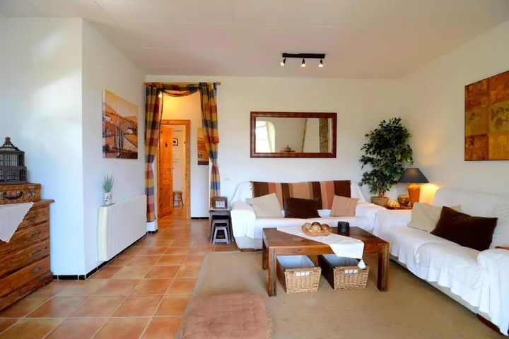 Room 4 of 14