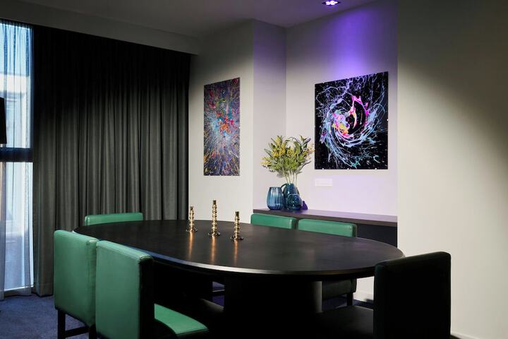 Room 12 of 68