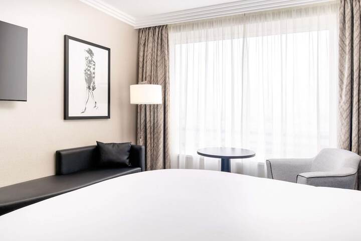 Room 45 of 144