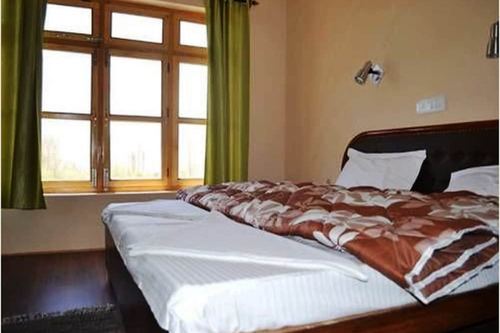 Room 6 of 39