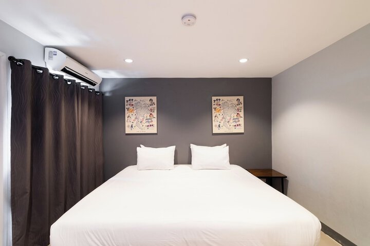 Room 10 of 37