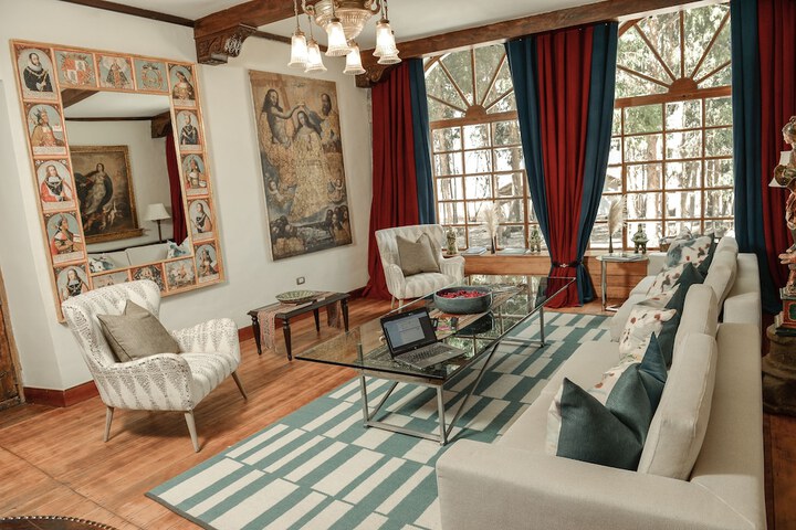 Guest Lobby