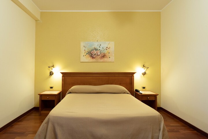 Room 13 of 121