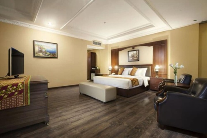 Room 10 of 73