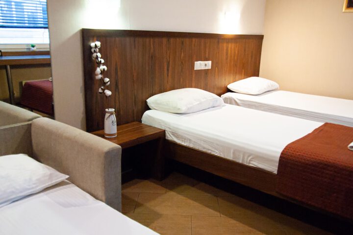Room 16 of 45