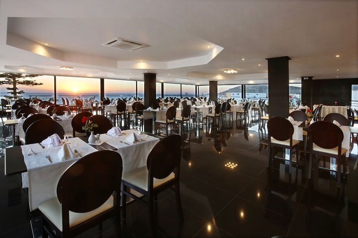 Dining Photos