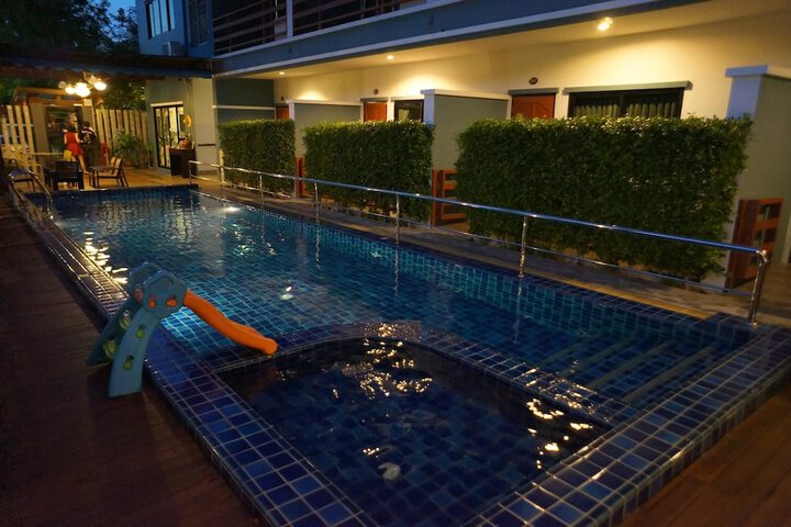 Pool Hotel
