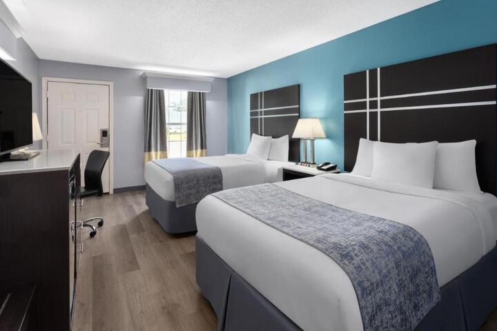 Double Accessible King Size Bed (3 of 11)