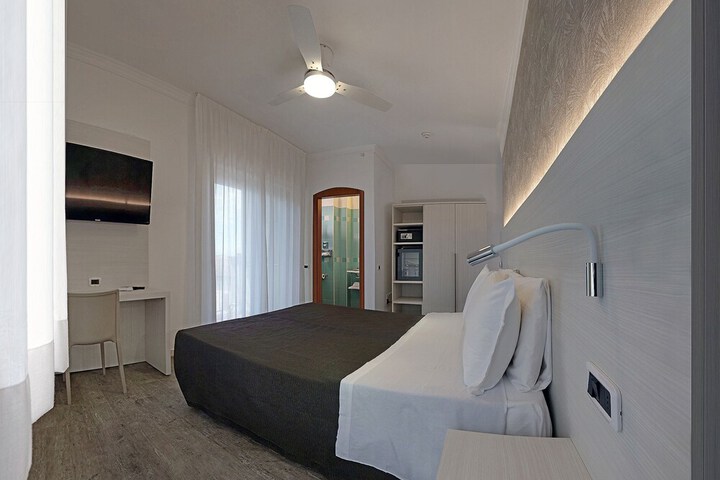 Room 10 of 56