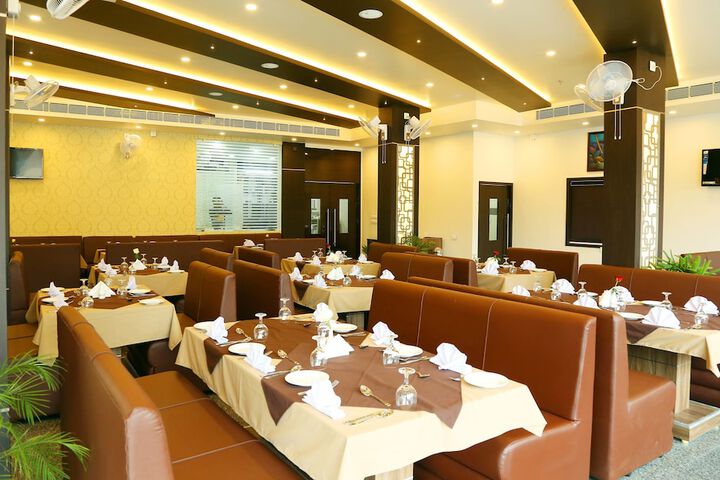 Dining 10 of 14