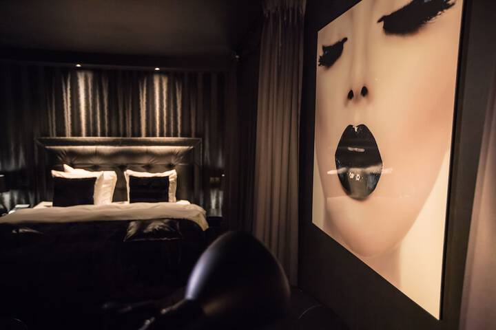 Room 13 of 50