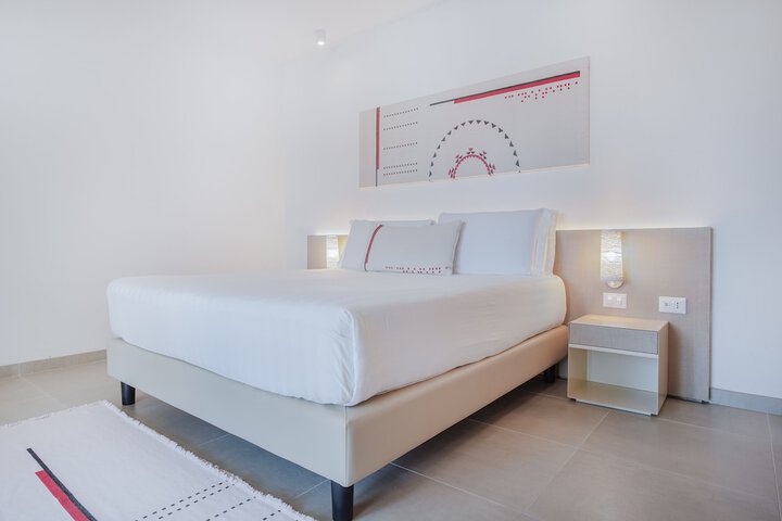 Room 3 of 33