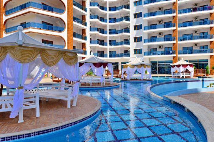 Hotel Pool