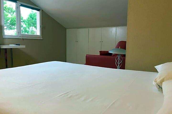 Room 95 of 125