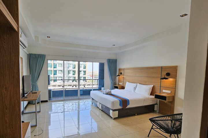 Room 9 of 40