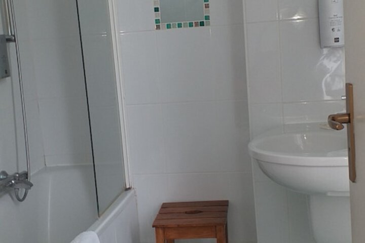Room 50 of 77
