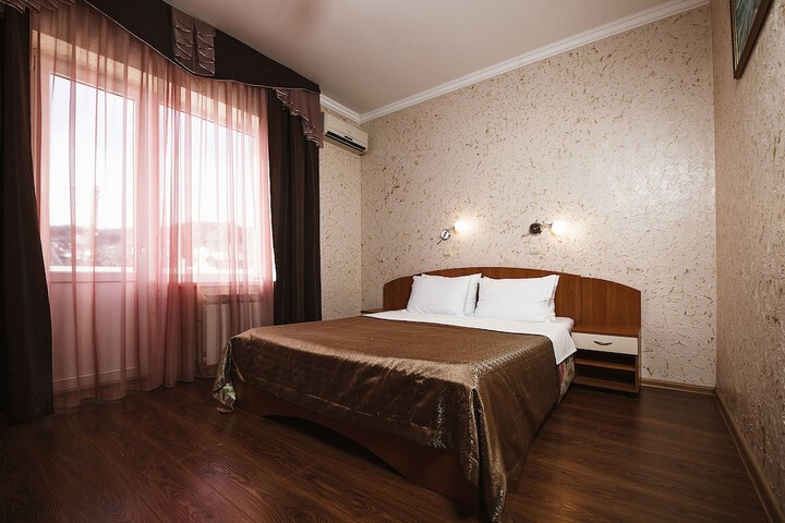 Room 9 of 23