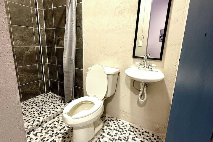 Room 19 of 28
