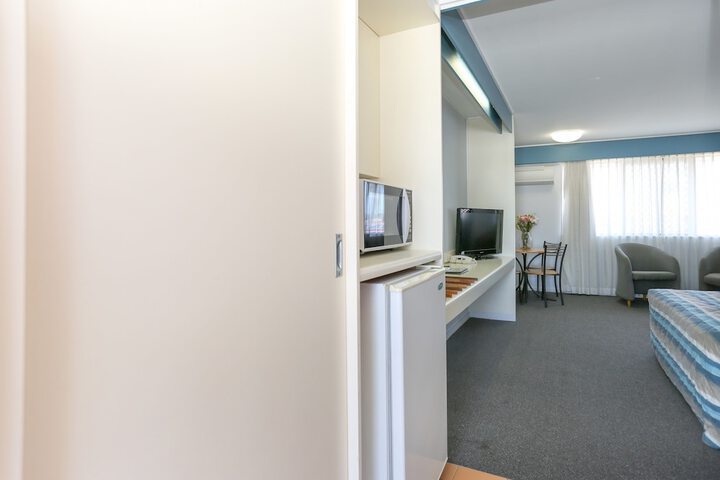 Room 16 of 36