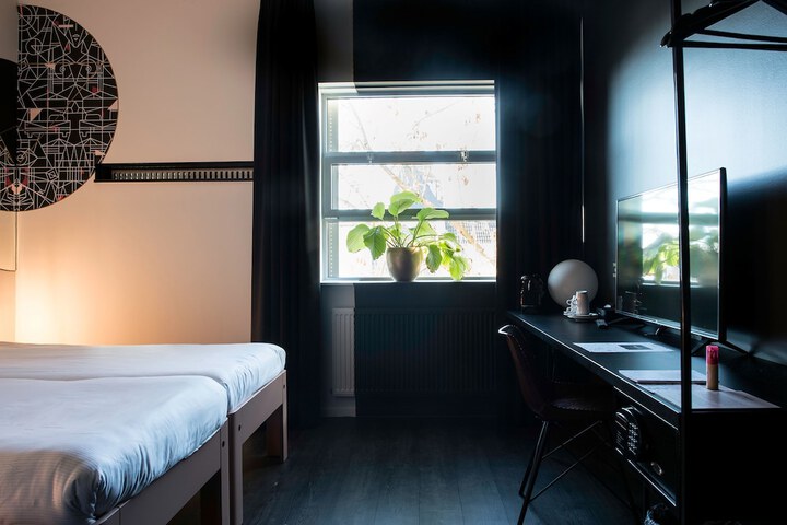Room 18 of 78