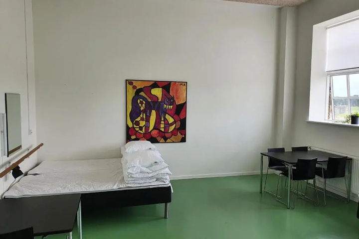 Room 4 of 13