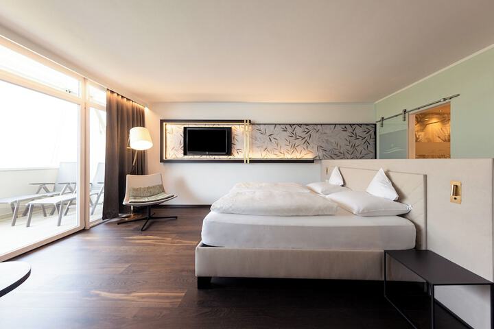 Room 5 of 31